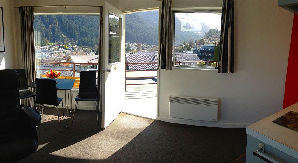 Caples Court Motel & Apartments Queenstown Buitenkant foto