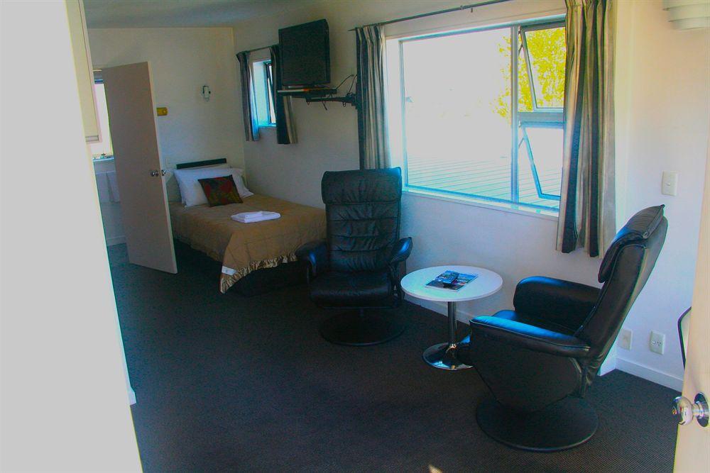 Caples Court Motel & Apartments Queenstown Buitenkant foto