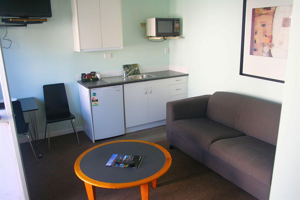 Caples Court Motel & Apartments Queenstown Buitenkant foto