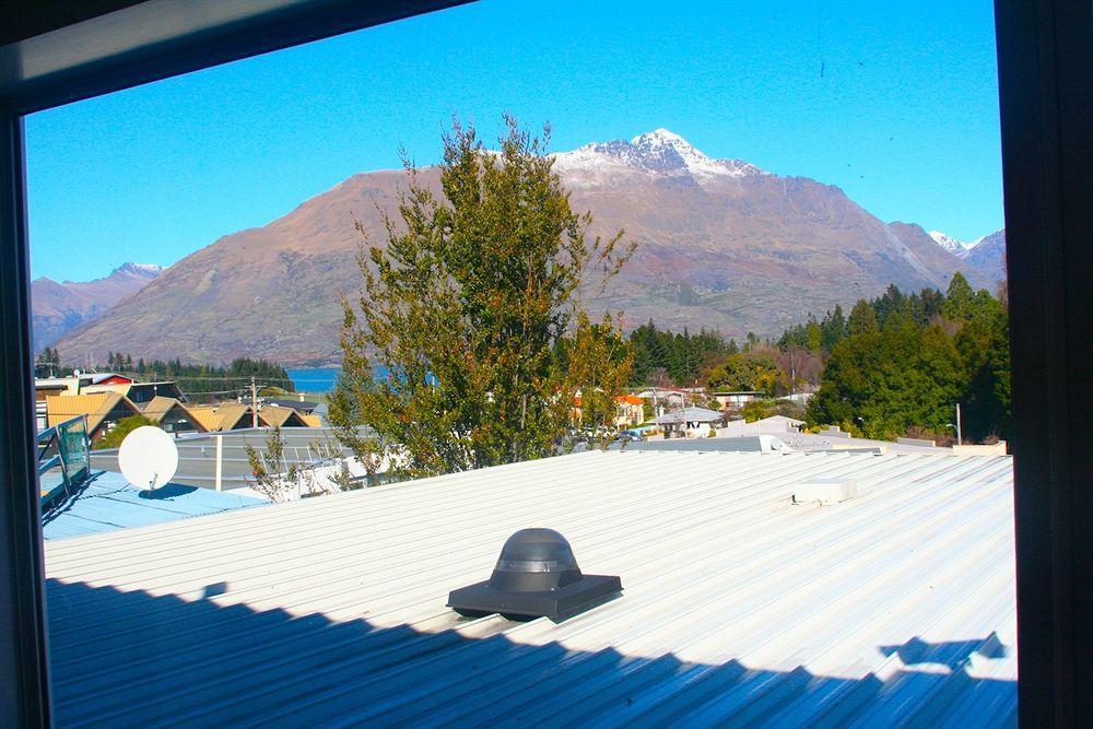 Caples Court Motel & Apartments Queenstown Buitenkant foto