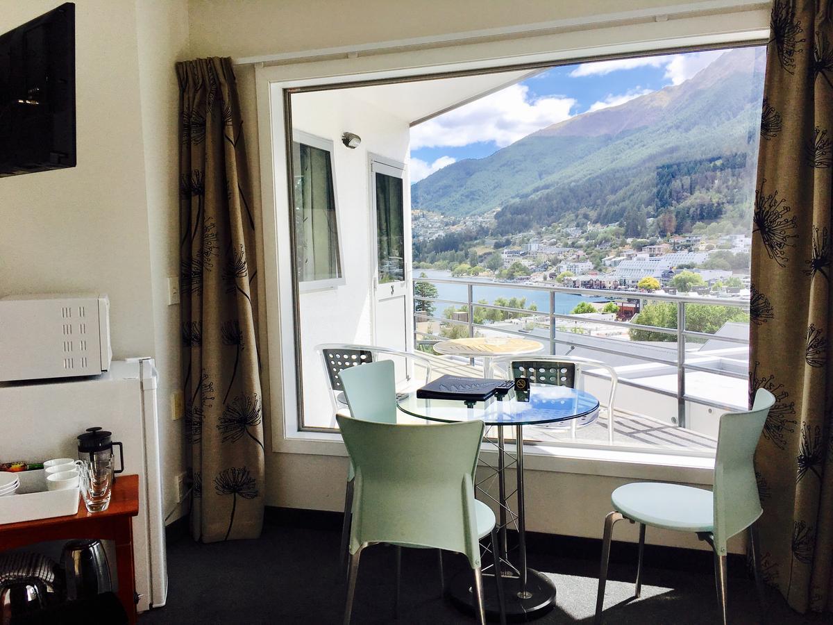 Caples Court Motel & Apartments Queenstown Buitenkant foto