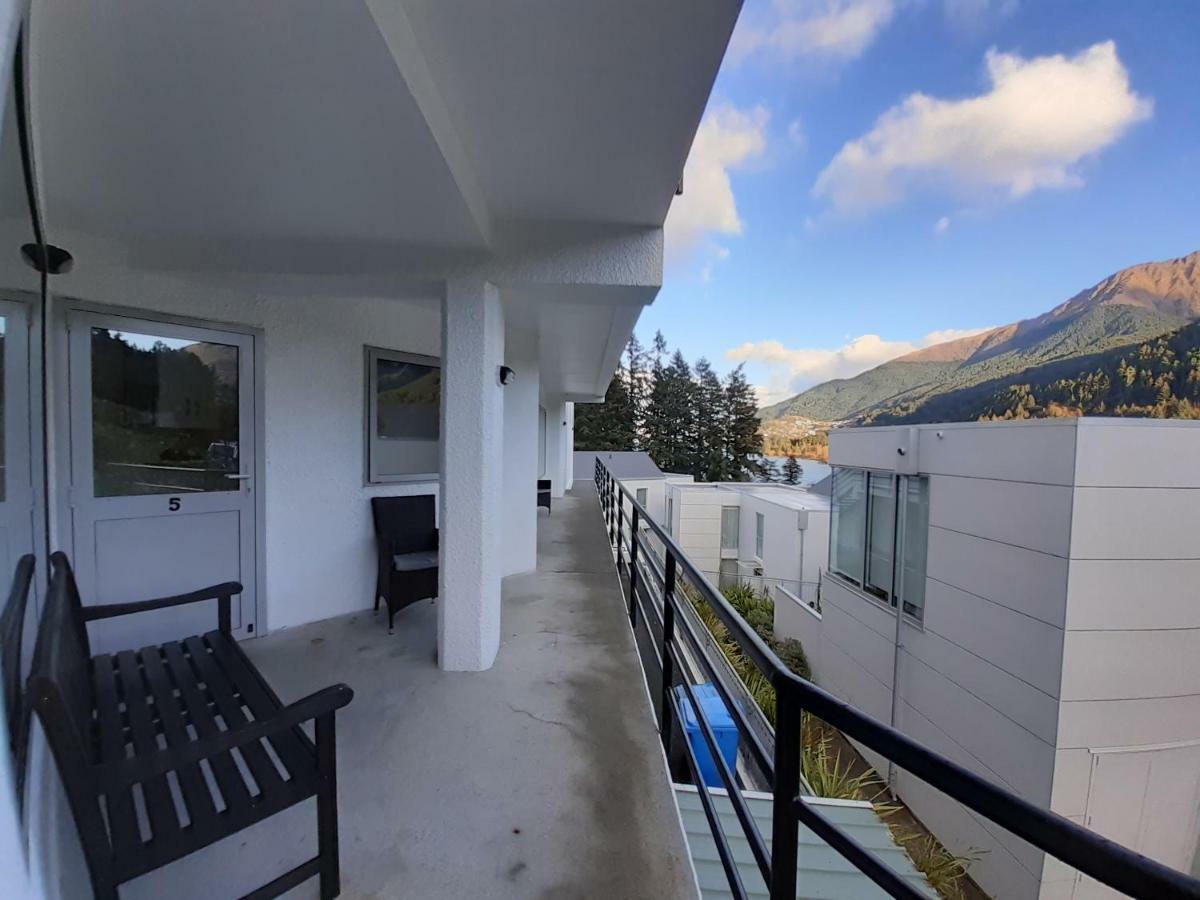 Caples Court Motel & Apartments Queenstown Buitenkant foto
