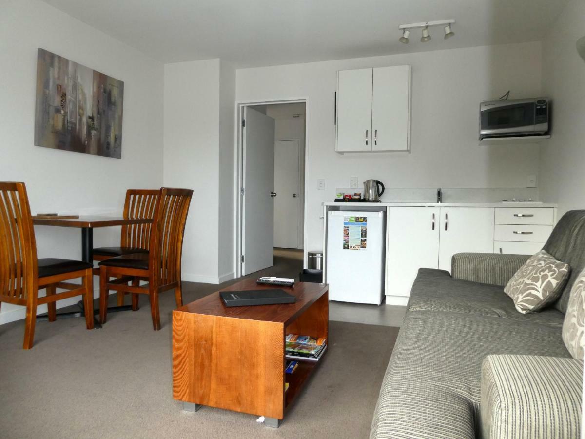 Caples Court Motel & Apartments Queenstown Buitenkant foto