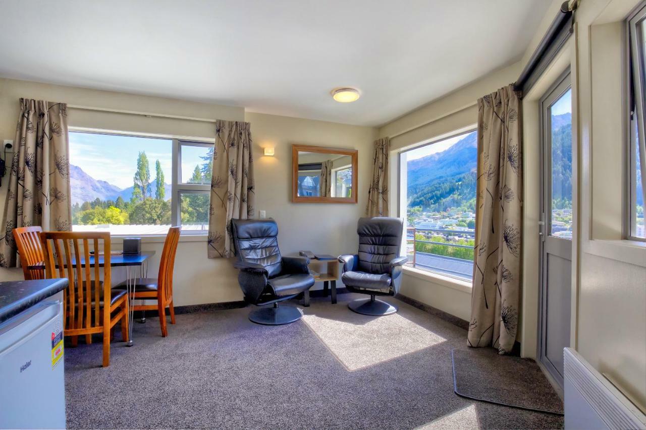 Caples Court Motel & Apartments Queenstown Buitenkant foto