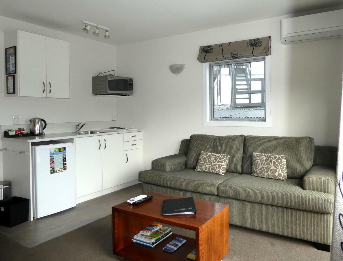 Caples Court Motel & Apartments Queenstown Buitenkant foto