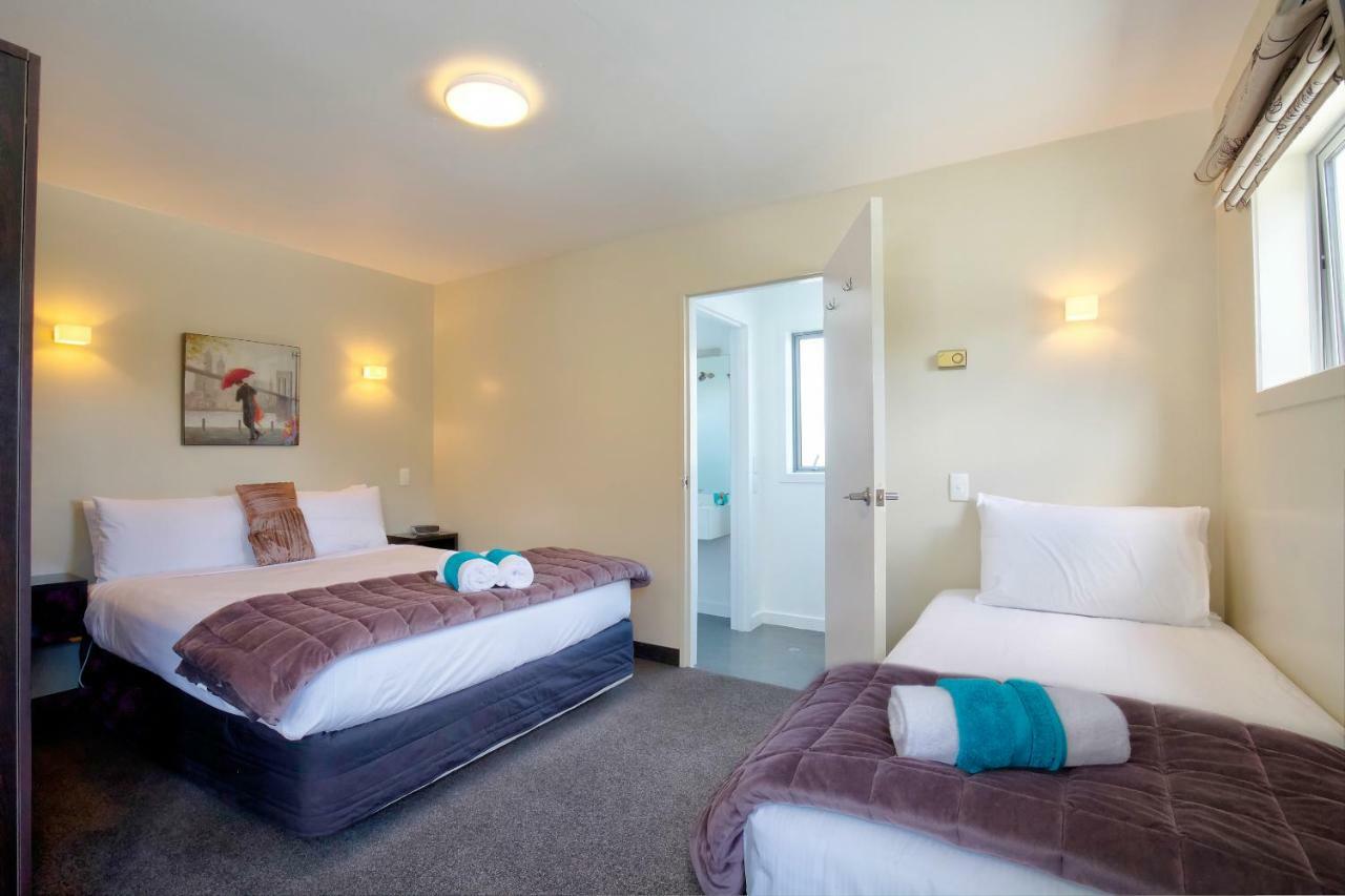 Caples Court Motel & Apartments Queenstown Buitenkant foto