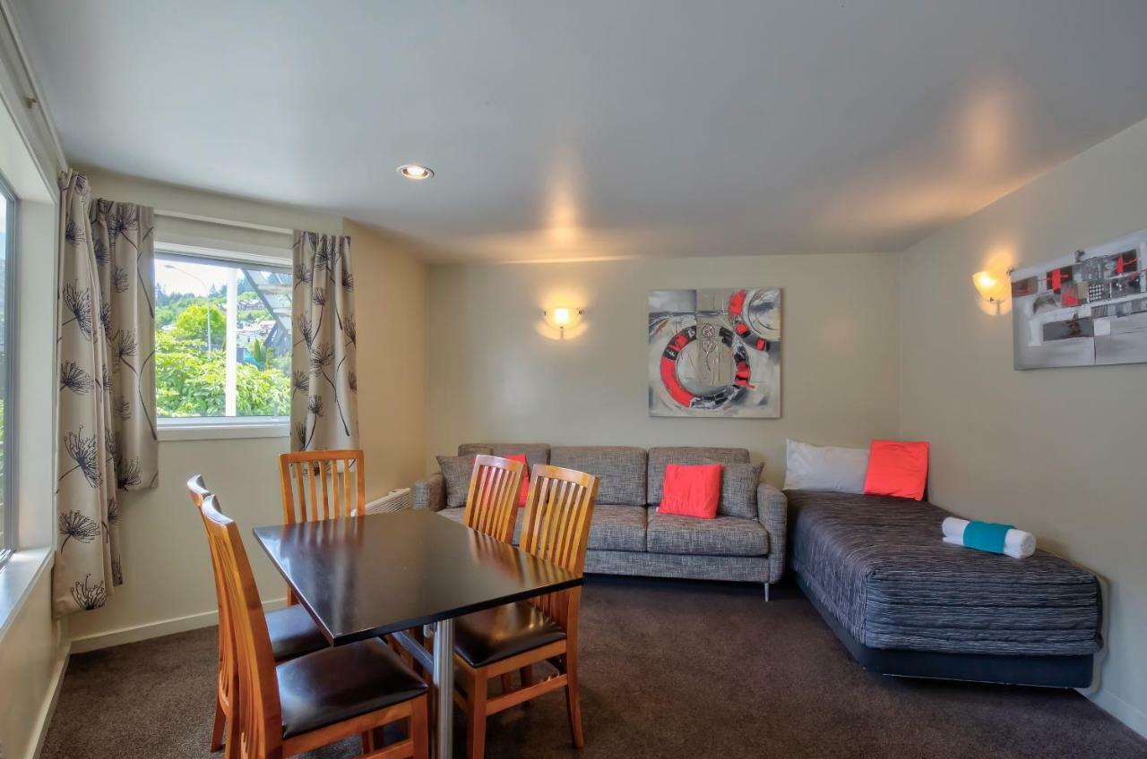 Caples Court Motel & Apartments Queenstown Buitenkant foto