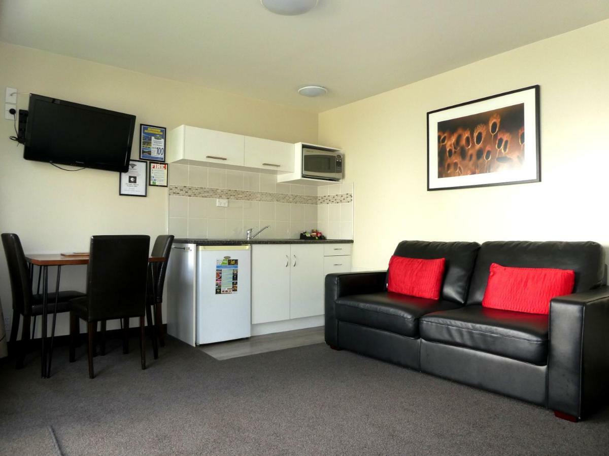 Caples Court Motel & Apartments Queenstown Buitenkant foto