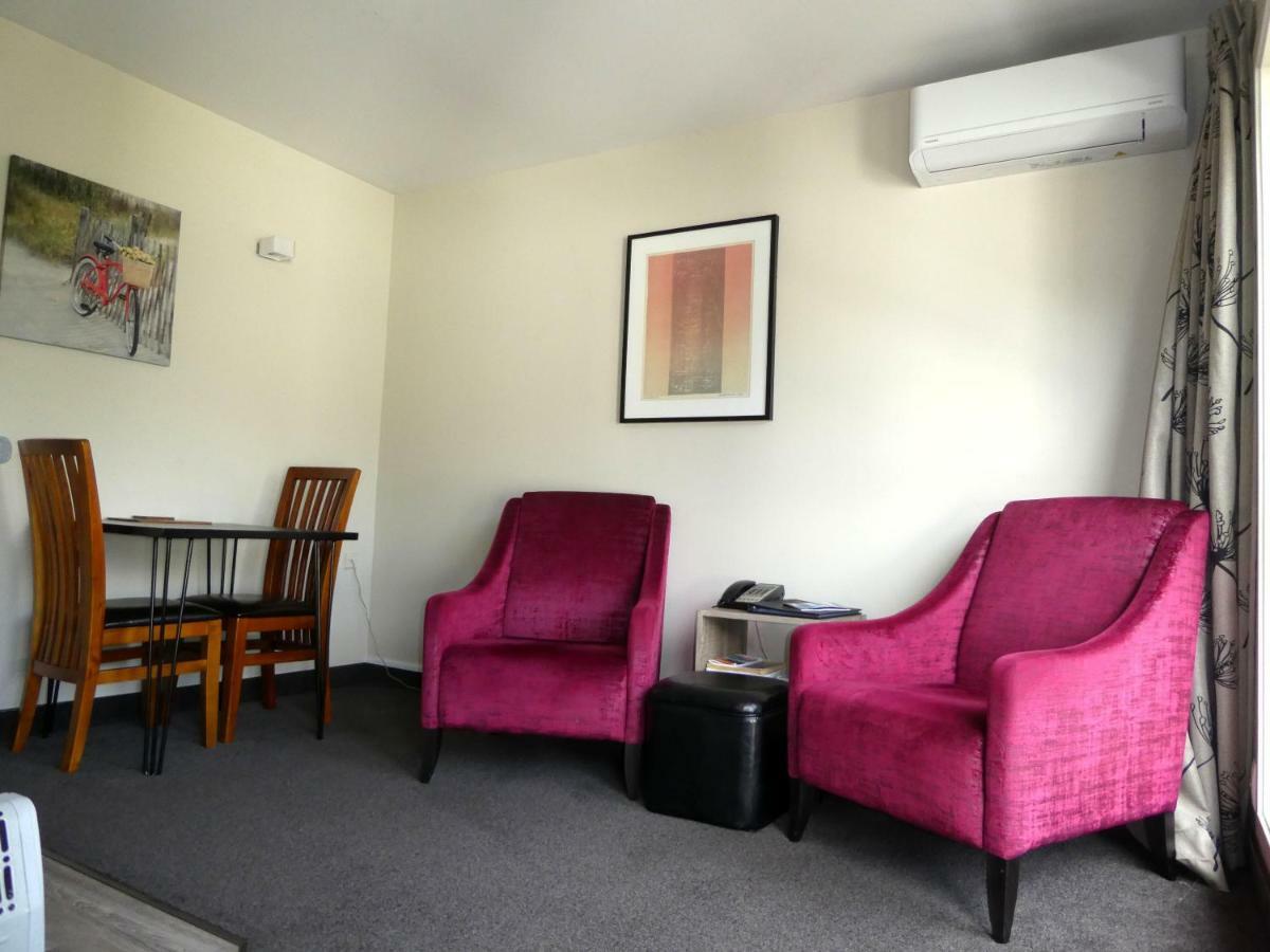 Caples Court Motel & Apartments Queenstown Buitenkant foto