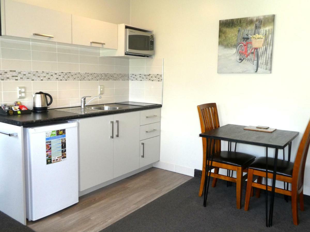 Caples Court Motel & Apartments Queenstown Buitenkant foto